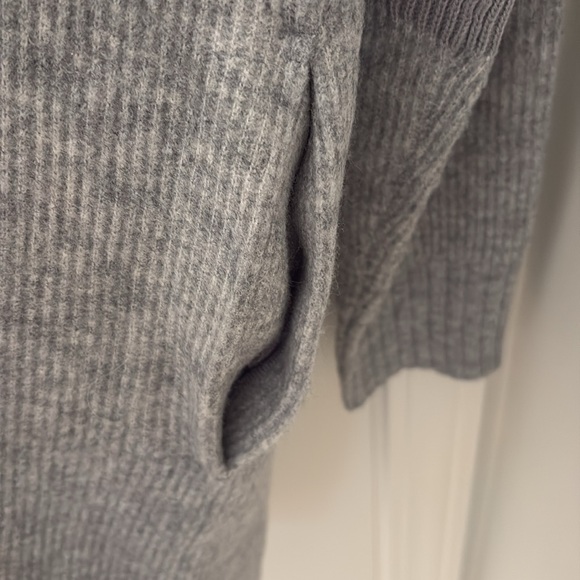 Lululemon Tunic Sweater with pockets - Picture 2 of 4